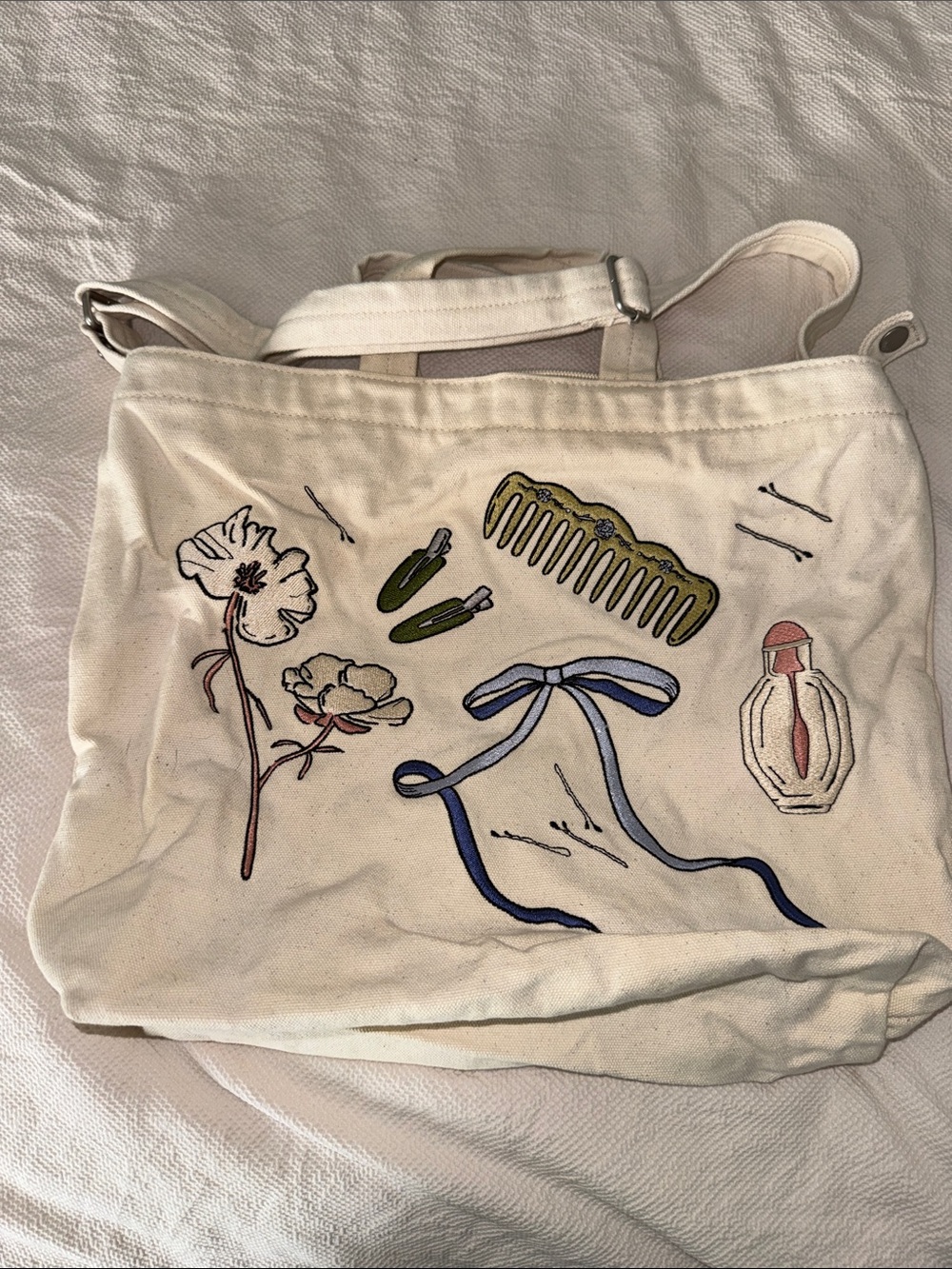 BAGGU Cream Canvas Tote with Embroidered Accessories & Floral Motifs